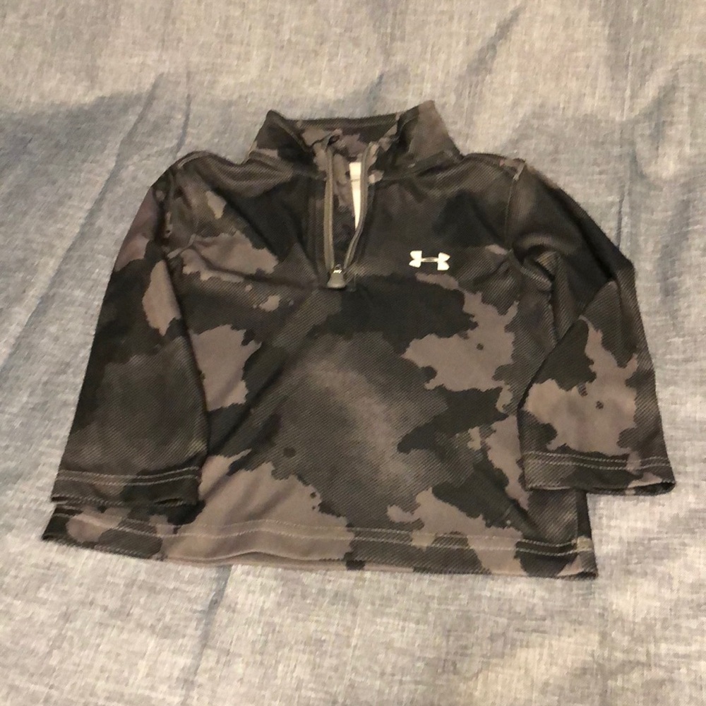 Under Armour lightweight quarter zip pull over